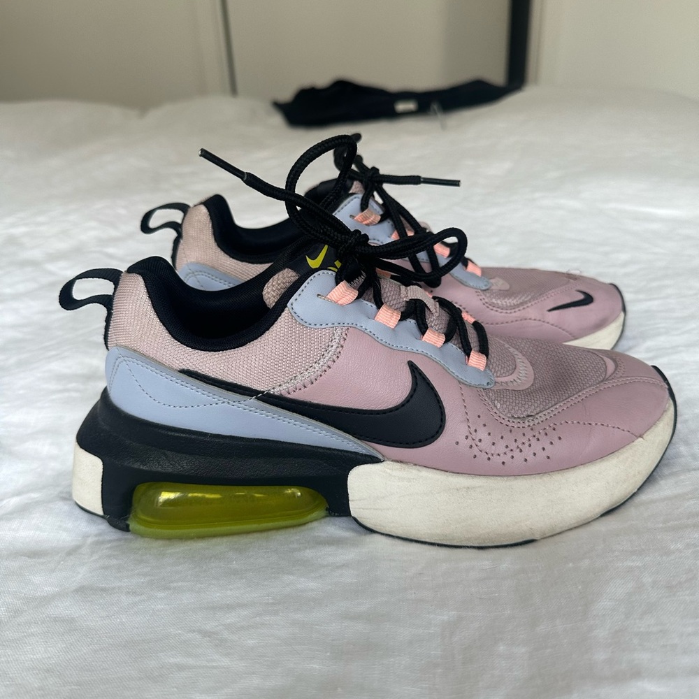 Nike Air Max Verona Size 7